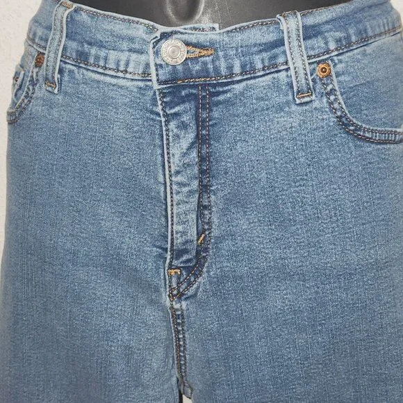 Levi Strauss Ladie's 512 Jeans in size 14M.  30" Waist - Picture 12 of 13